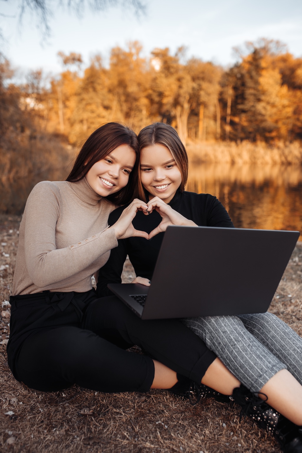 Zoom Meeting Alumni Program at Monima Wellness Center in San Diego Women and Female Identifying LGBTQIA Treatment Center Monima Wellness Center - Women's Treatment Center for Mental Health